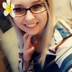 Meet your Posher, Lacey